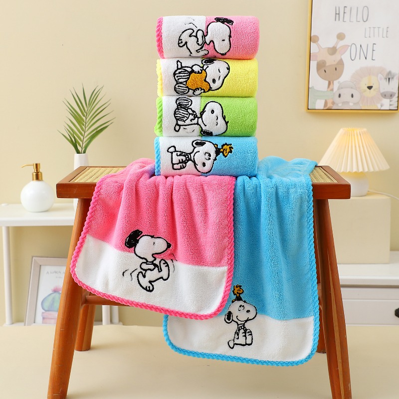 Soft Coral Fleece Snoopy Bath  - огляд і ціна Travel Accessories As Gifts